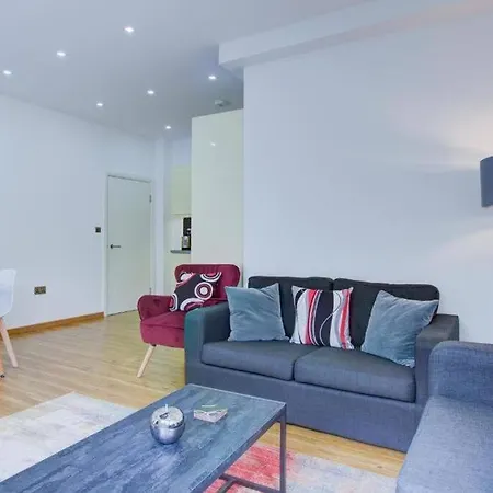 Open Mind Property - City Centre & Free Parking For Unlimited Vehicles Fareham Exterior photo